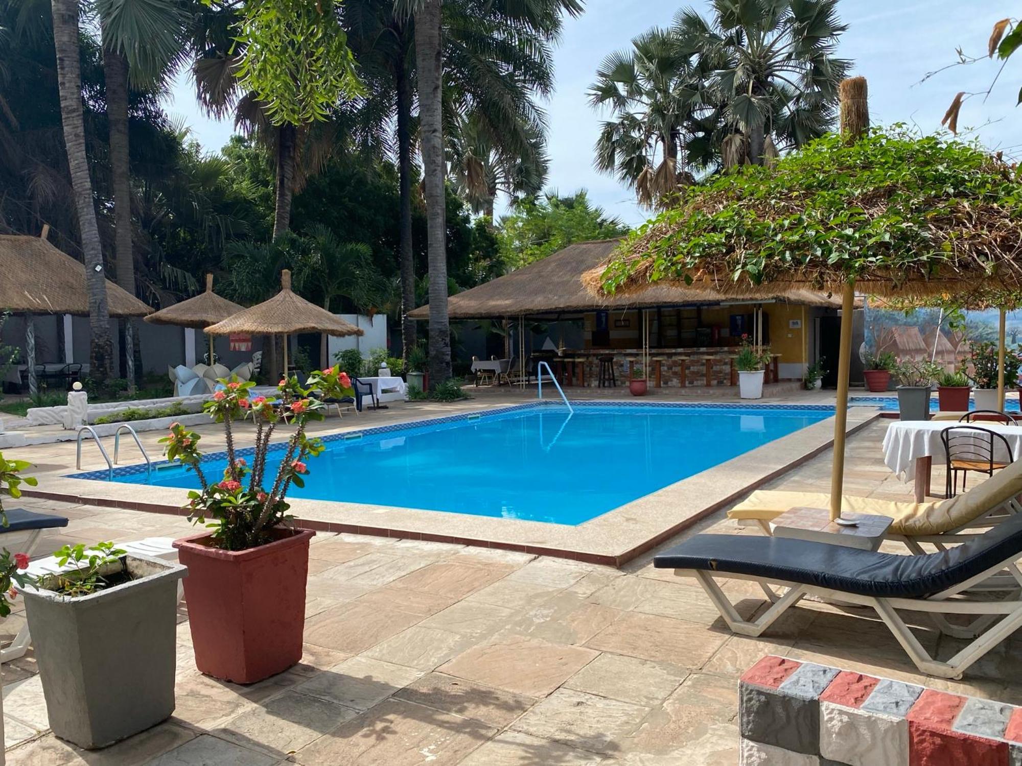 Calabash Apartment-Hotel Kotu Ngoại thất bức ảnh